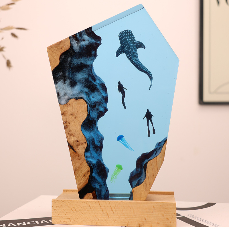Resin Art Wedding Gift - 樹脂製洞窟クジラダイバーデスクトップクラゲ発光オーナメントクリエイティブホームデコレーションマリンアートギフト