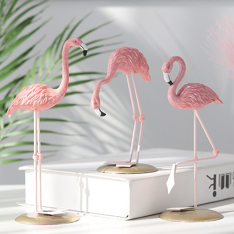 Resin Art Wedding Gift - ピンクのフラミンゴの置物3個セット 熱帯鳥の卓上装飾 モダンなホームオフィスの棚飾り 結婚式やパーティーのギフト