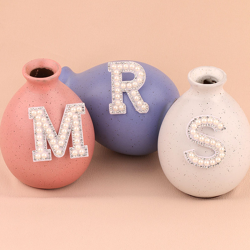 MRSフェイクパールラインストーンレターパッチ1セット、帽子 - Resin Art Alphabet のレビューと価格