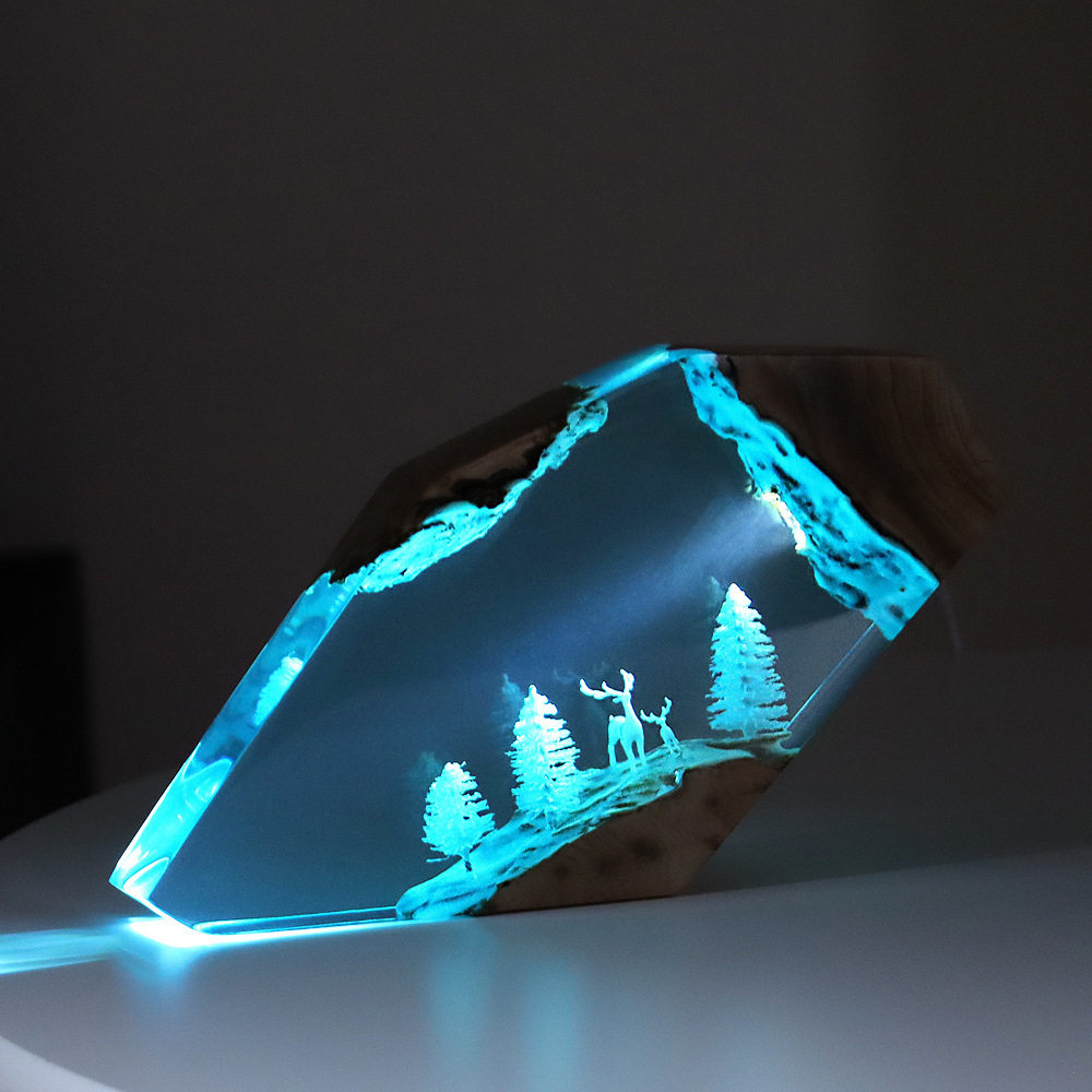 森の妖精鹿デスクトップアート、パーソナライズされた発光オーナ - Resin Art Baby のレビューと価格